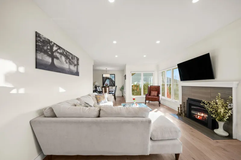 1436 GRAND BOULEVARD - photo 4 of 25