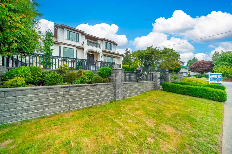 4291 WINNIFRED STREET - photo 3 of 25