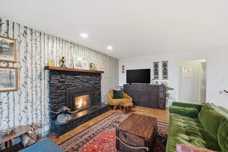 7718 ALPINE PLACE - photo 4 of 25