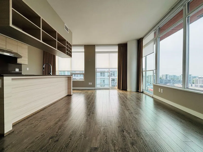 1808 6288 NO. 3 ROAD - photo 2 of 18