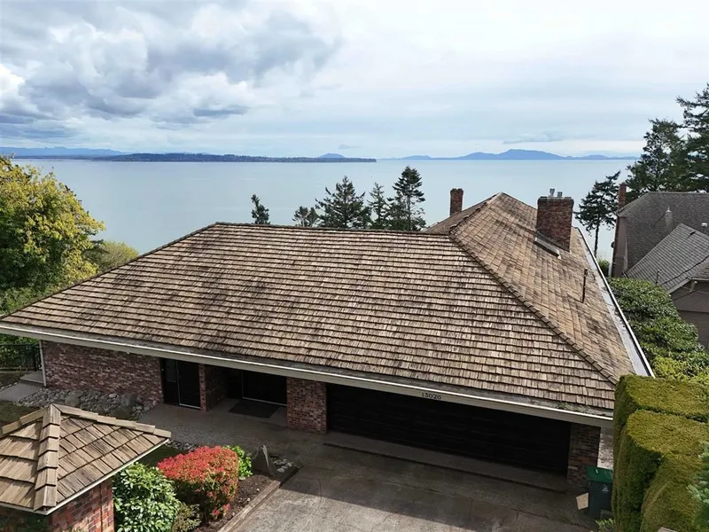 13026 13 AVENUE - photo 1 of 25