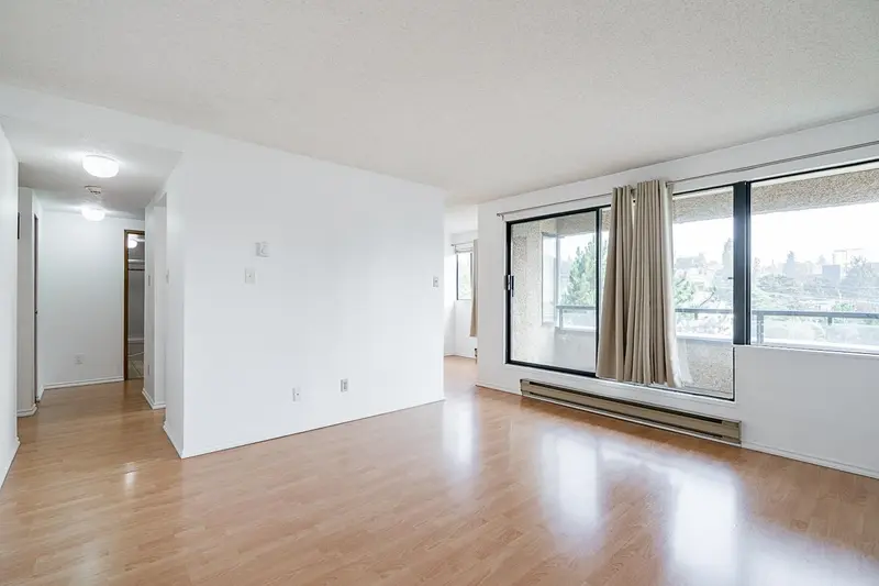 906 1026 QUEENS AVENUE - photo 4 of 25