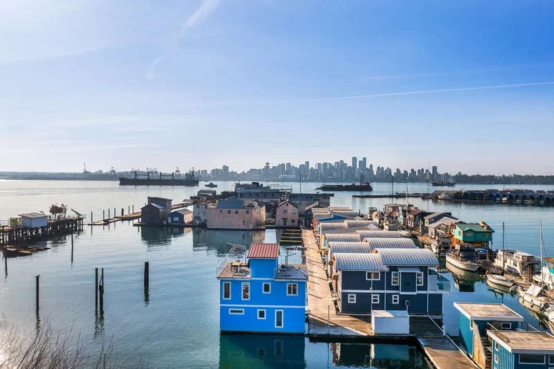 JNW04 415 ESPLANADE W - photo 3 of 25