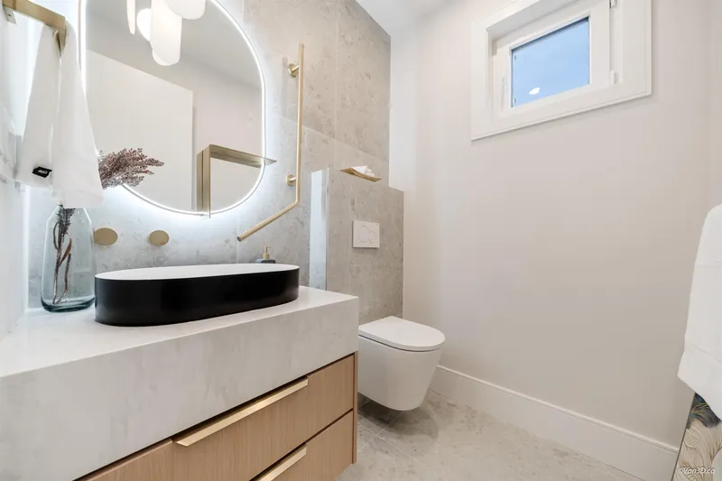 971 ADDERLEY STREET - photo 2 of 25