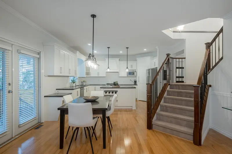 21650 91 AVENUE - photo 4 of 25