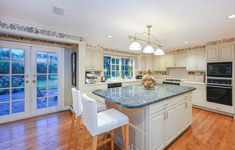 6786 BLENHEIM STREET - photo 4 of 25