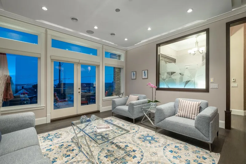 2567 LAWSON AVENUE - photo 3 of 25