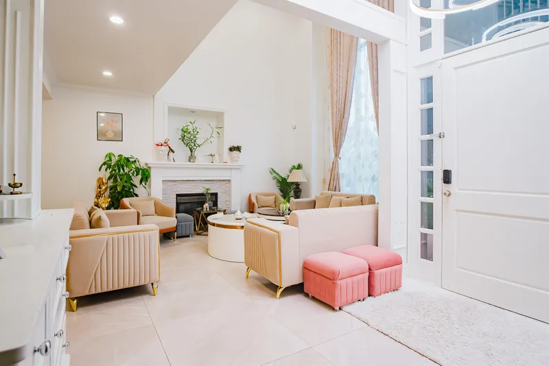 16050 79 AVENUE - photo 4 of 25