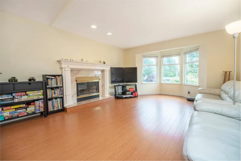 7932 ROSEWOOD STREET - photo 3 of 25