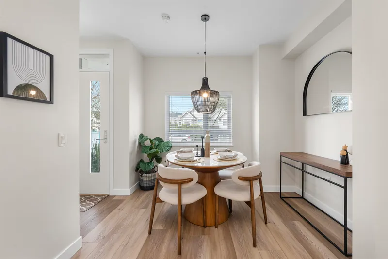 4 728 LEA AVENUE - photo 2 of 25