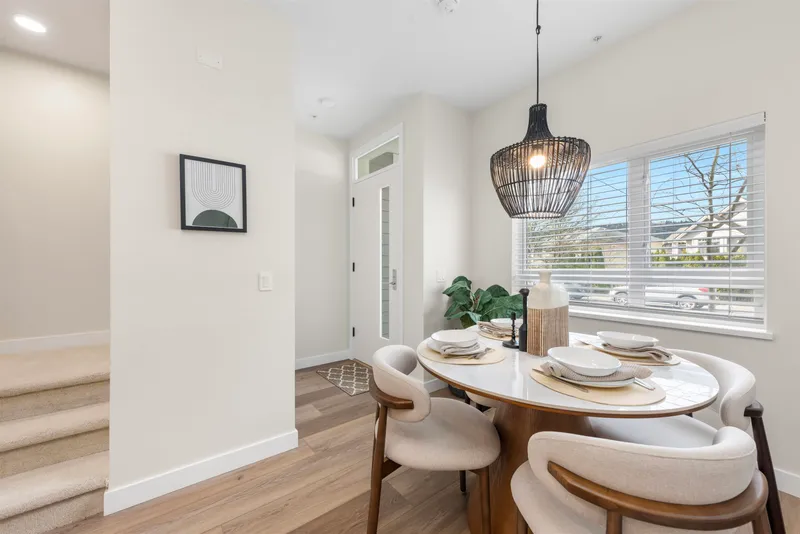 4 728 LEA AVENUE - photo 3 of 25