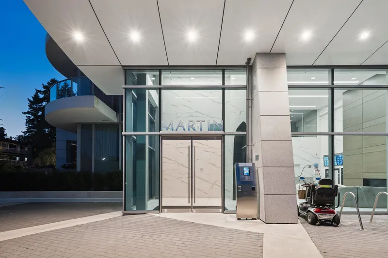 1406 1500 MARTIN STREET - photo 3 of 25