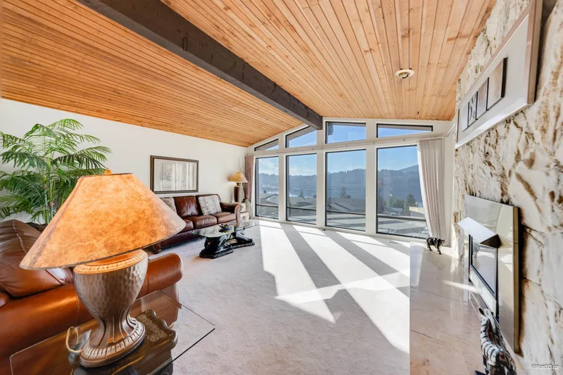 3 CRAWFORD BAY - photo 1 of 25