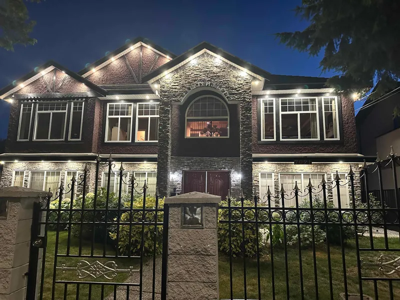 7021 132 STREET - photo 2 of 25