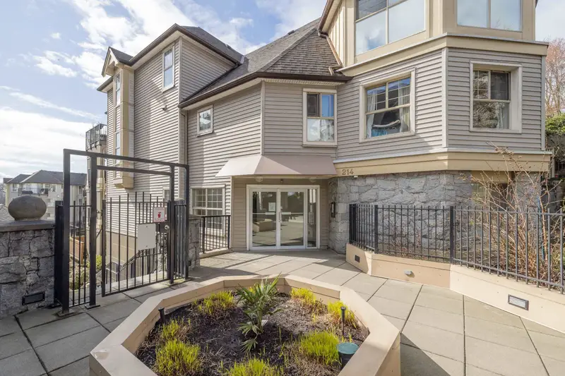 415 214 ELEVENTH STREET - photo 1 of 15