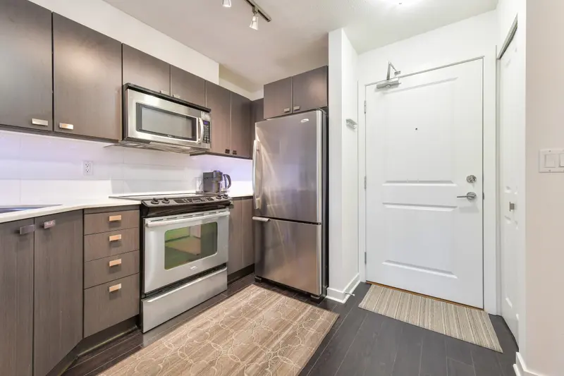 426 21009 56 AVENUE - photo 3 of 25