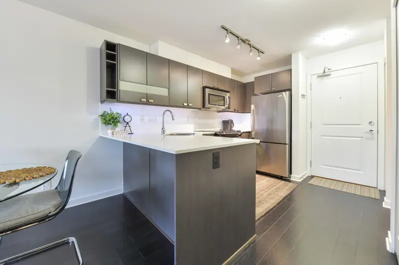 426 21009 56 AVENUE - photo 4 of 25