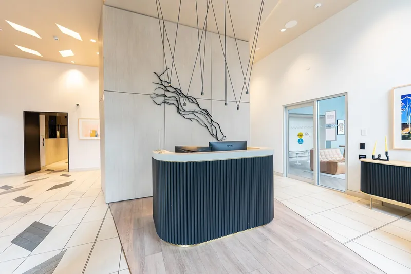 2704 6537 TELFORD AVENUE - photo 2 of 25