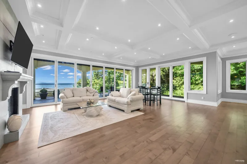 1349 ANDERSON STREET - photo 2 of 25