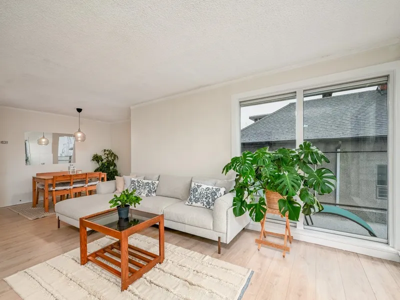 201 2336 WALL STREET - photo 4 of 25