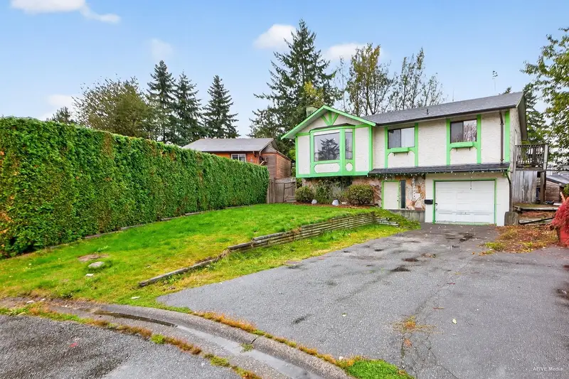 7253 140A STREET - photo 1 of 25