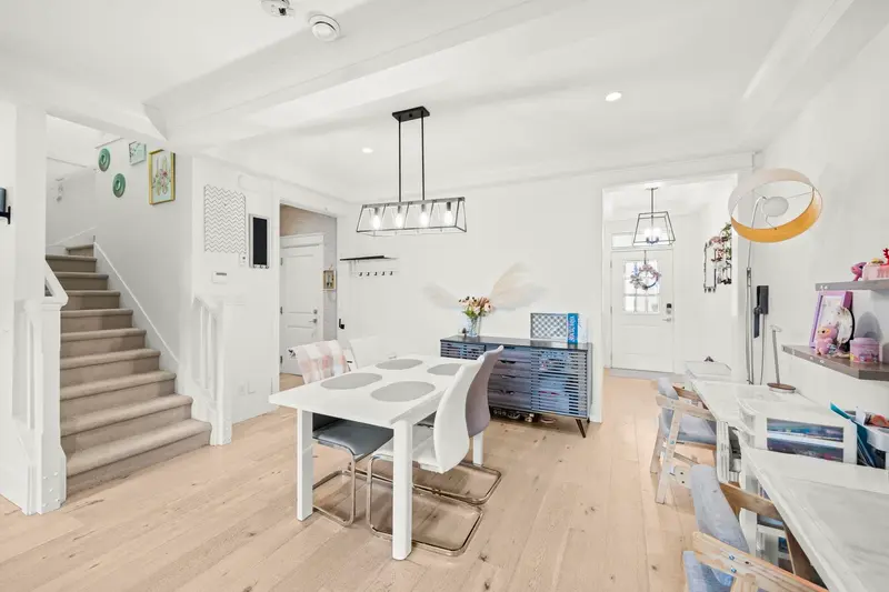 11 8425 VENTURE WAY - photo 4 of 25