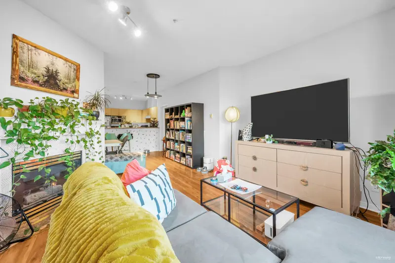 213 83 STAR CRESCENT - photo 4 of 25