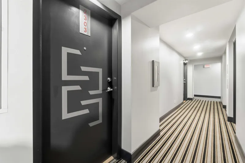 2303 1325 ROLSTON STREET - photo 4 of 24