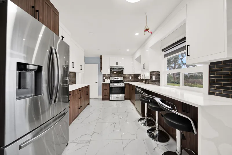 11465 139A STREET - photo 4 of 25