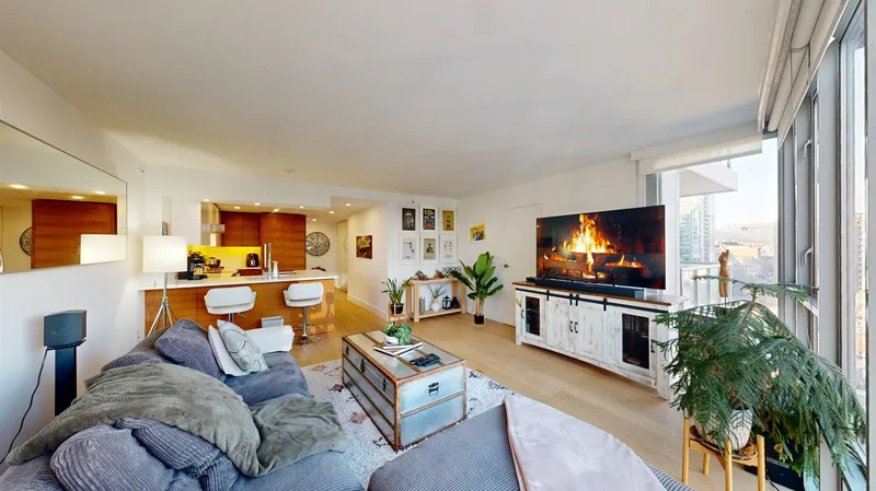 1901 930 CAMBIE STREET - photo 2 of 22