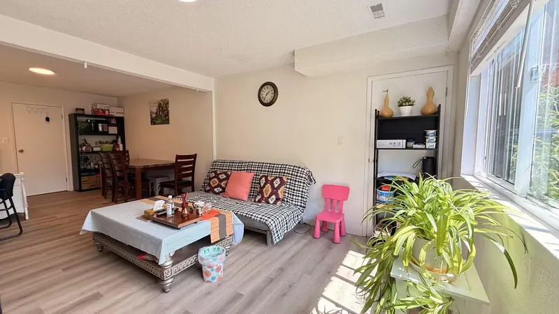 20763 39A AVENUE - photo 2 of 25