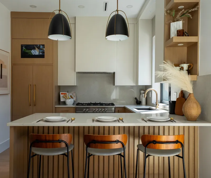 2 356 E 40TH AVENUE - photo 2 of 24