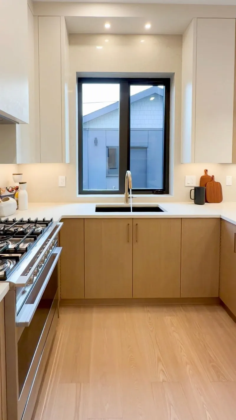 2 356 E 40TH AVENUE - photo 4 of 24