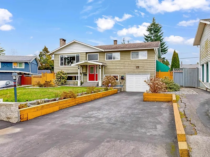 11028 SWAN CRESCENT - photo 2 of 25