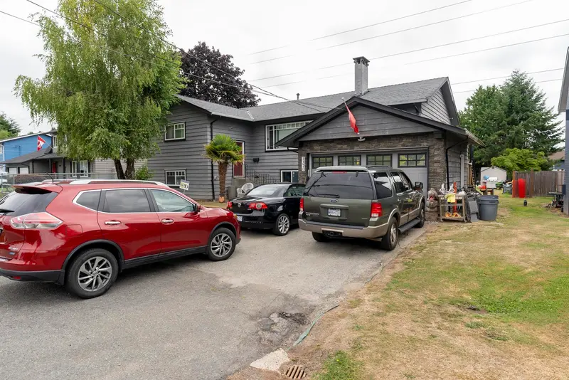 1370 53A STREET - photo 4 of 10