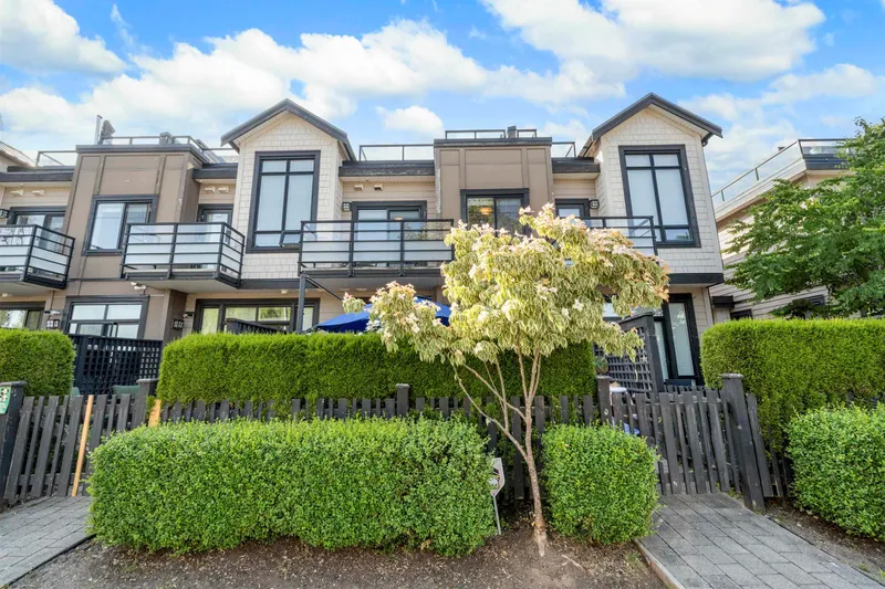 8 100 WOOD STREET - photo 1 of 25