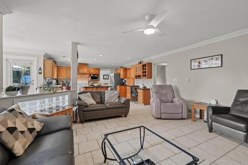 14860 82A AVENUE - photo 3 of 25