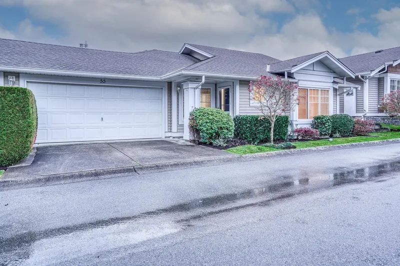 55 6885 184 STREET - photo 2 of 25