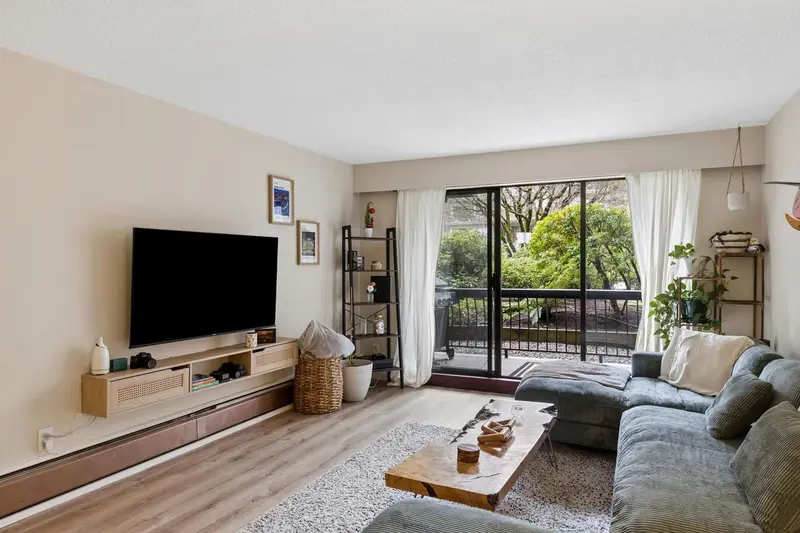 101 175 E 5TH STREET - photo 1 of 25