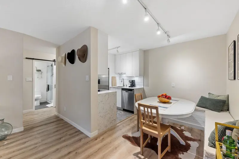 101 175 E 5TH STREET - photo 3 of 25