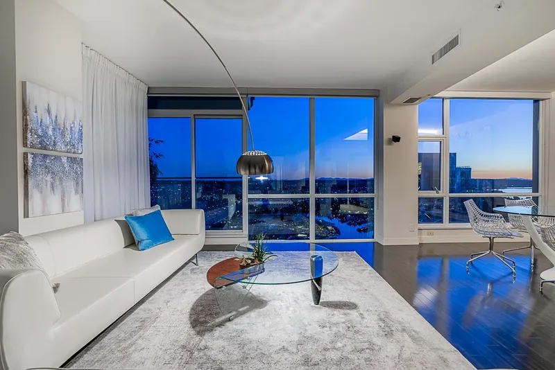 2703 1455 HOWE STREET - photo 2 of 25