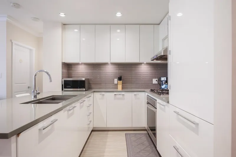 2205 3102 WINDSOR GATE - photo 4 of 25