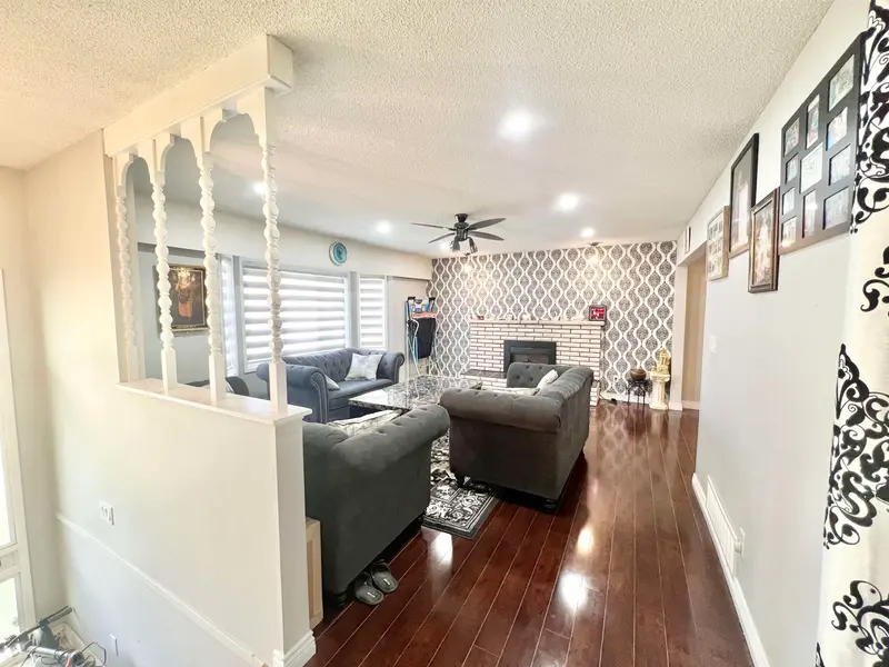 13180 99 AVENUE AVENUE - photo 4 of 25