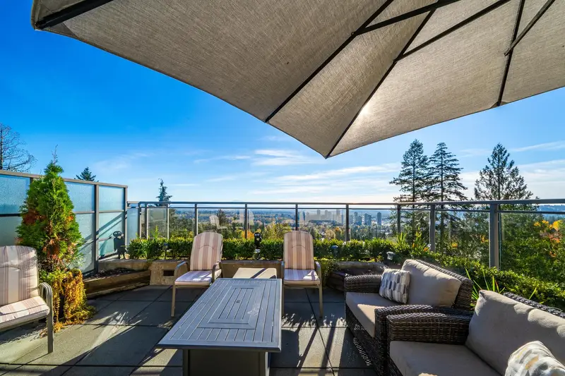 1004 1415 PARKWAY BOULEVARD - photo 1 of 25