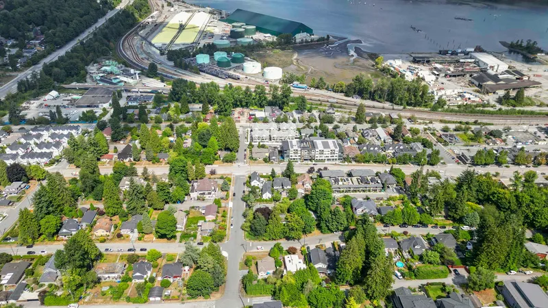 2301 ST ANDREWS STREET - photo 2 of 2