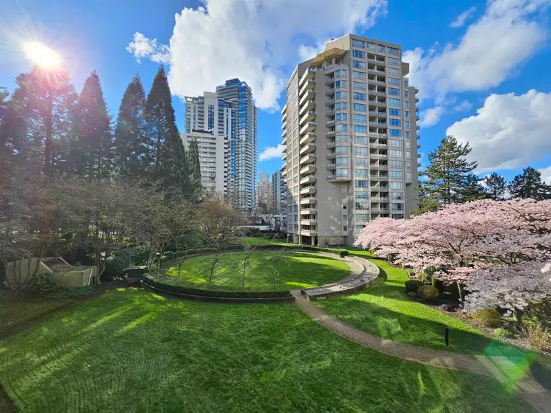 302 6055 NELSON AVENUE - photo 4 of 25