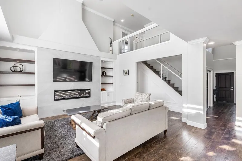 14680 72A AVENUE - photo 4 of 25