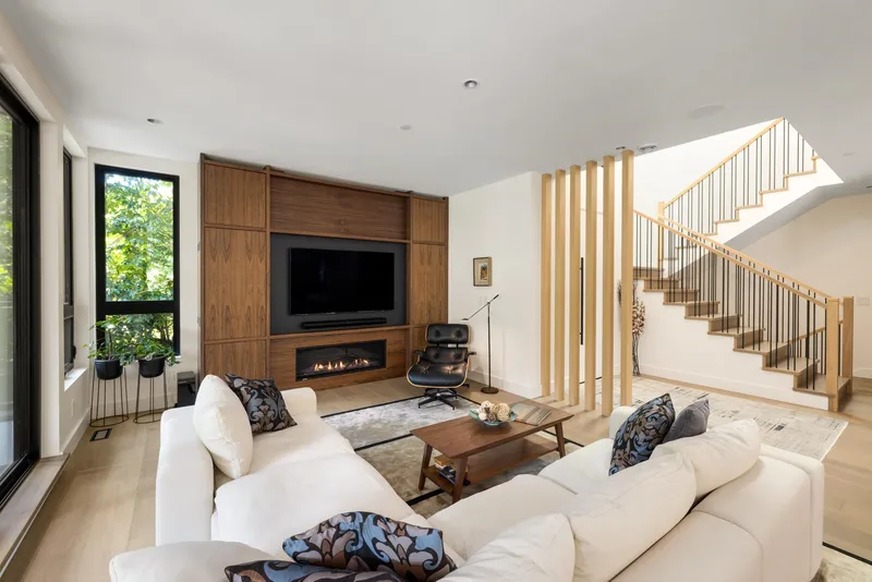 4841 THE DALE - photo 4 of 25