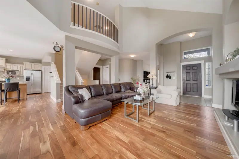 19846 69A AVENUE - photo 4 of 25