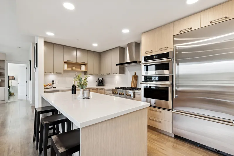 501 14022 NORTH BLUFF ROAD - photo 3 of 25